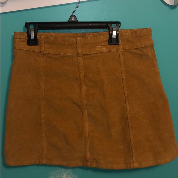 Yellow-orange suede skirt - Picture 2 of 2